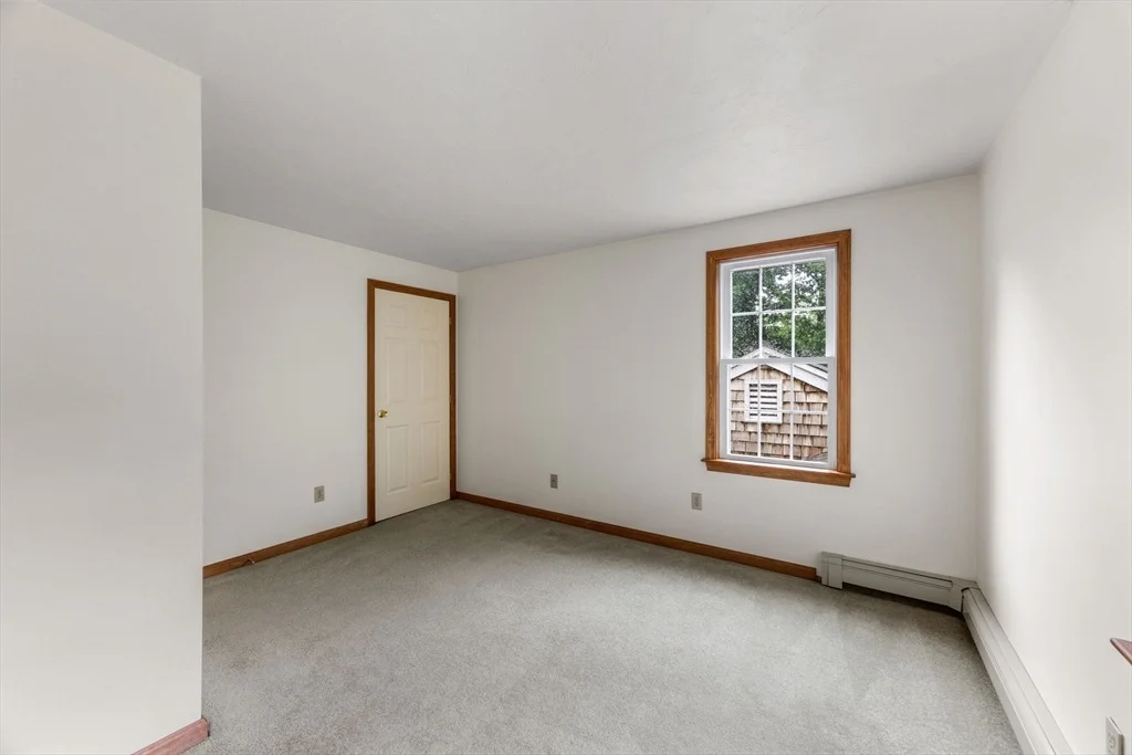 Photo of 4 Carver Dr