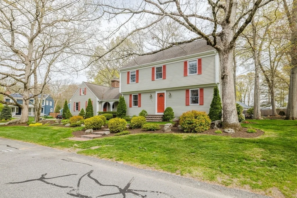 Photo of 146 Colonial Dr