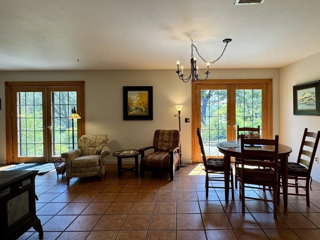 Photo of 1450 West Road