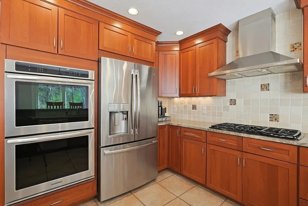 Photo of 8 Weyman Ln