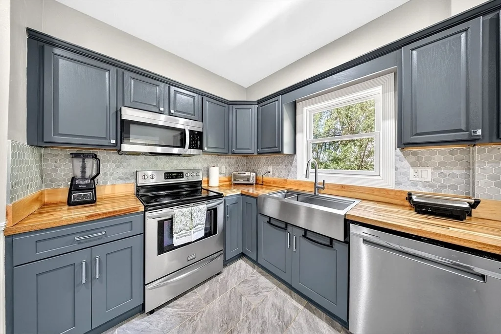 Photo of 710 High St