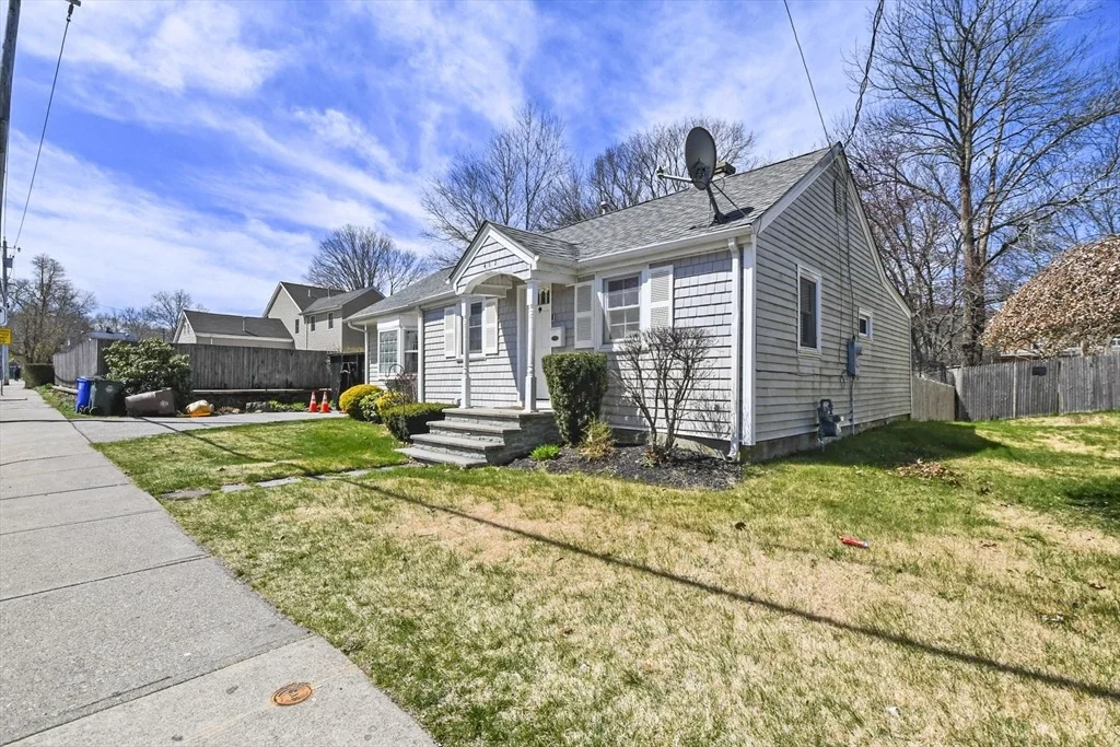 Photo of 402 Elsbree Street