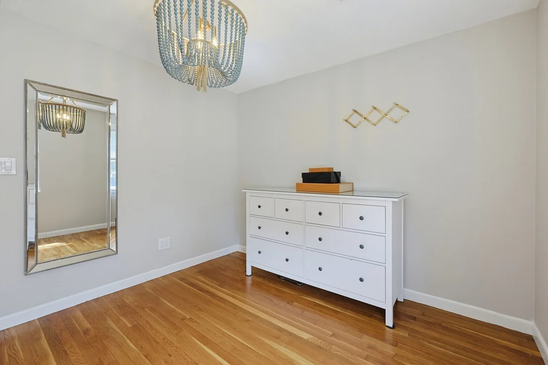 Photo of 10 Howe Circle
