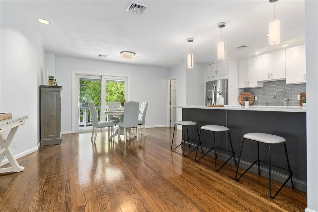 Photo of 194 Springvale Ave