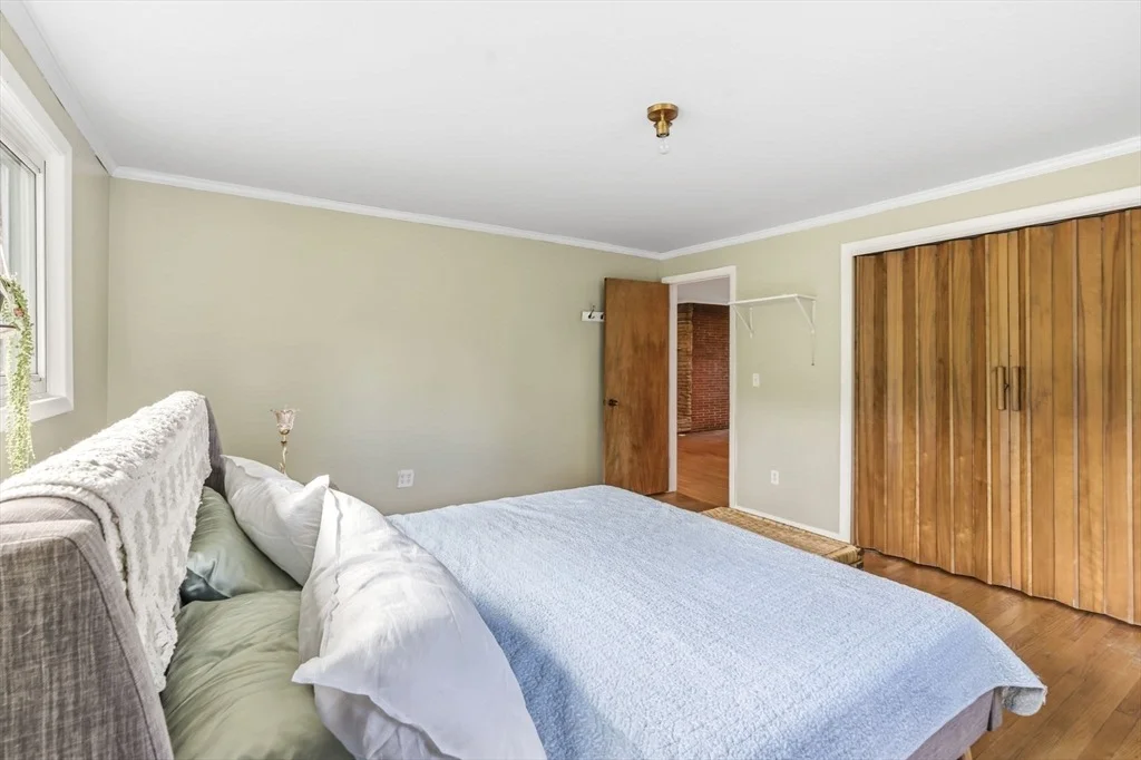 Photo of 6 Valley Ln