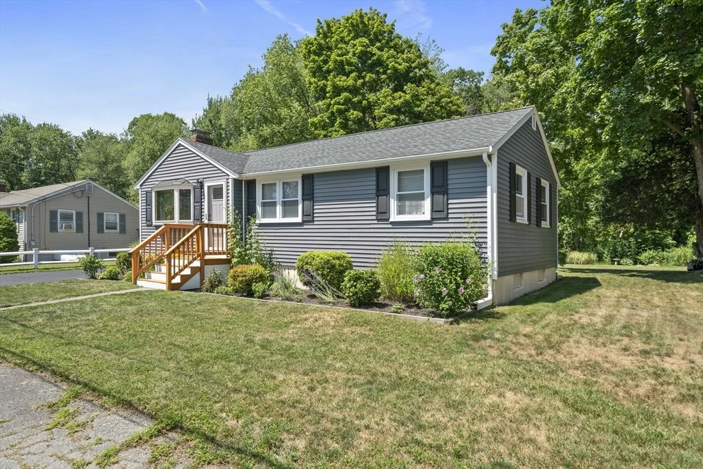 Photo of 38 Roseen Rd