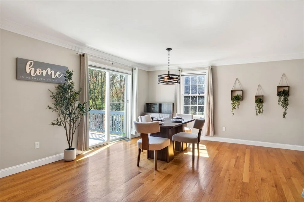 Photo of 219 River Rd