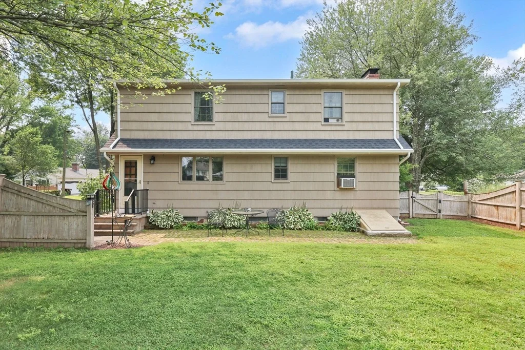 Photo of 96 Roberta Cir