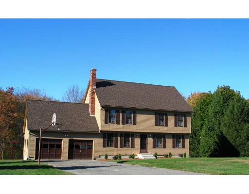 Photo of 8 Larchmont Circle