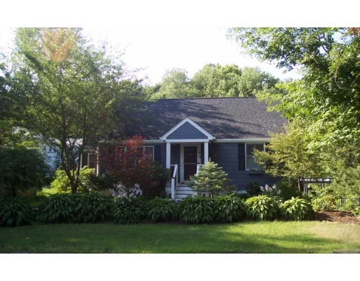 Photo of 27 Manor Ave