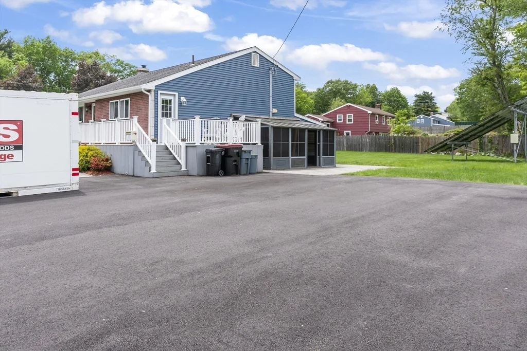 Photo of 76 Maplewood Cir