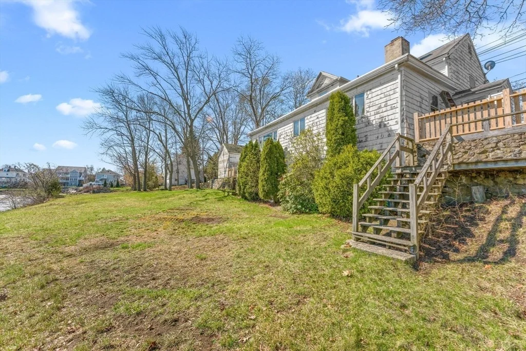 Photo of 90 Water St