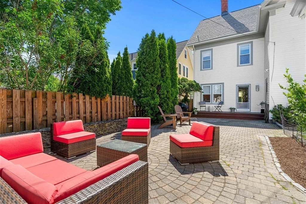 Photo of 138 Lothrop Street