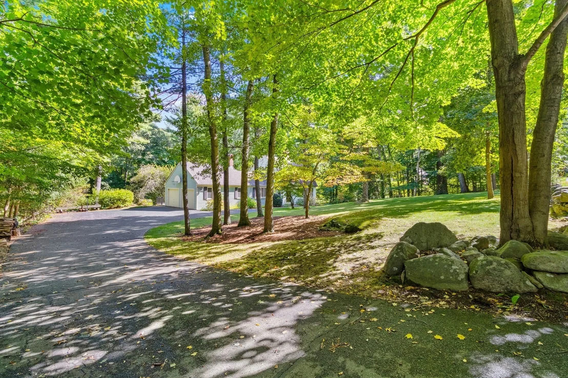 Photo of 35 Bare Hill Road