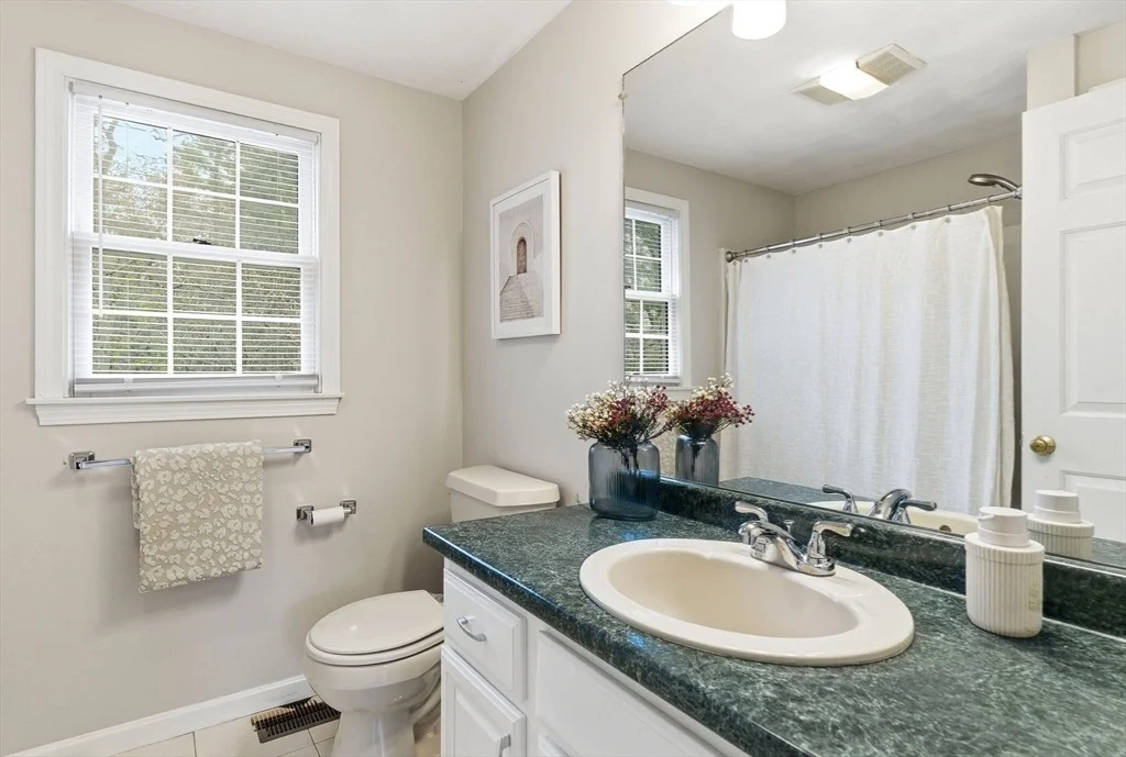Photo of 6 Kristyn Ln