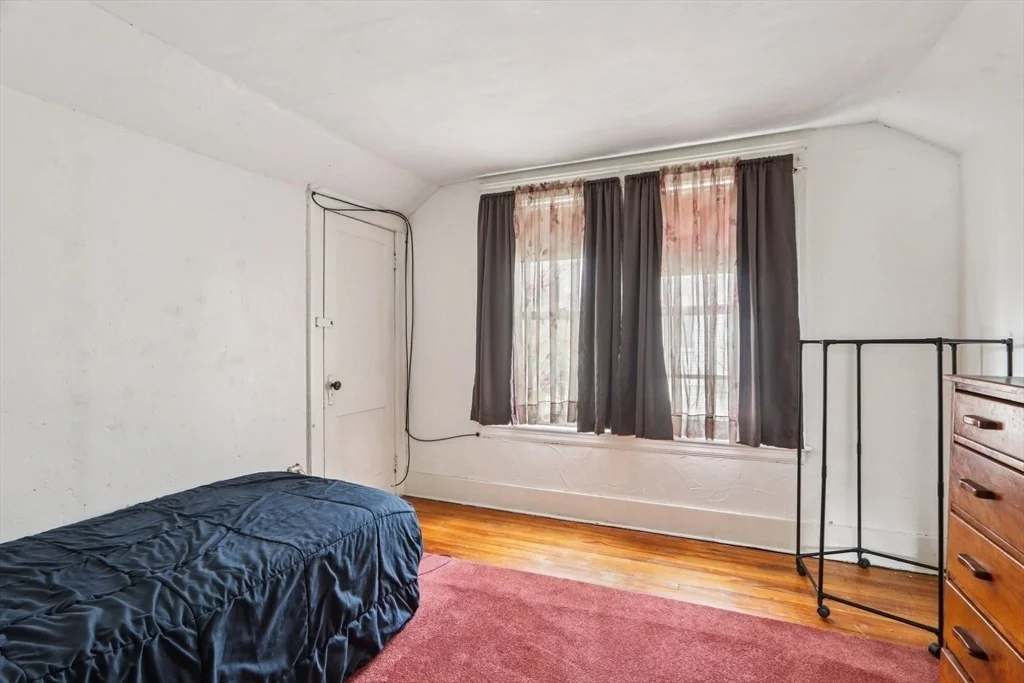 Photo of 6 Idalla Ave