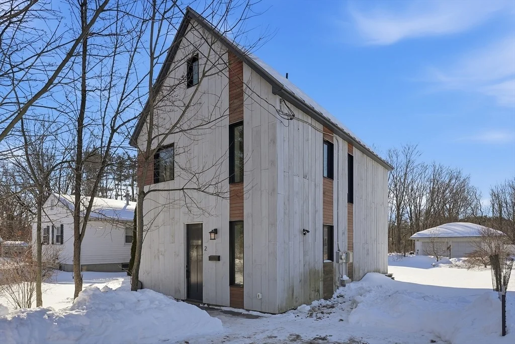 Photo of 2 Juniper St