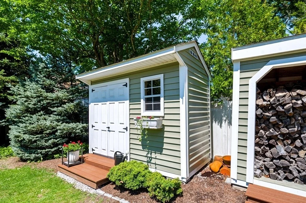 Photo of 15 Fenmere Ave
