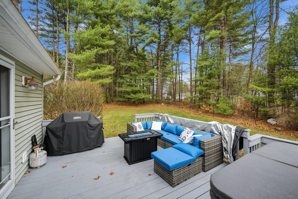 Photo of 7 Hillside Meadows Dr