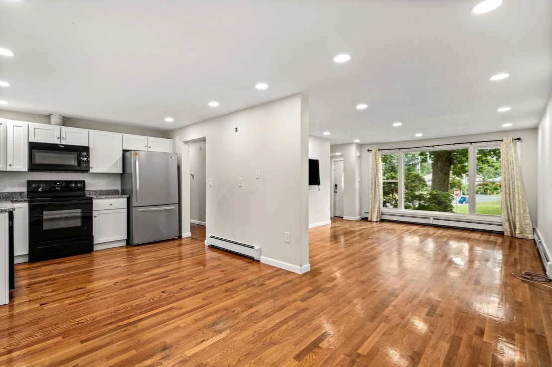 Photo of 4 Niles Rd