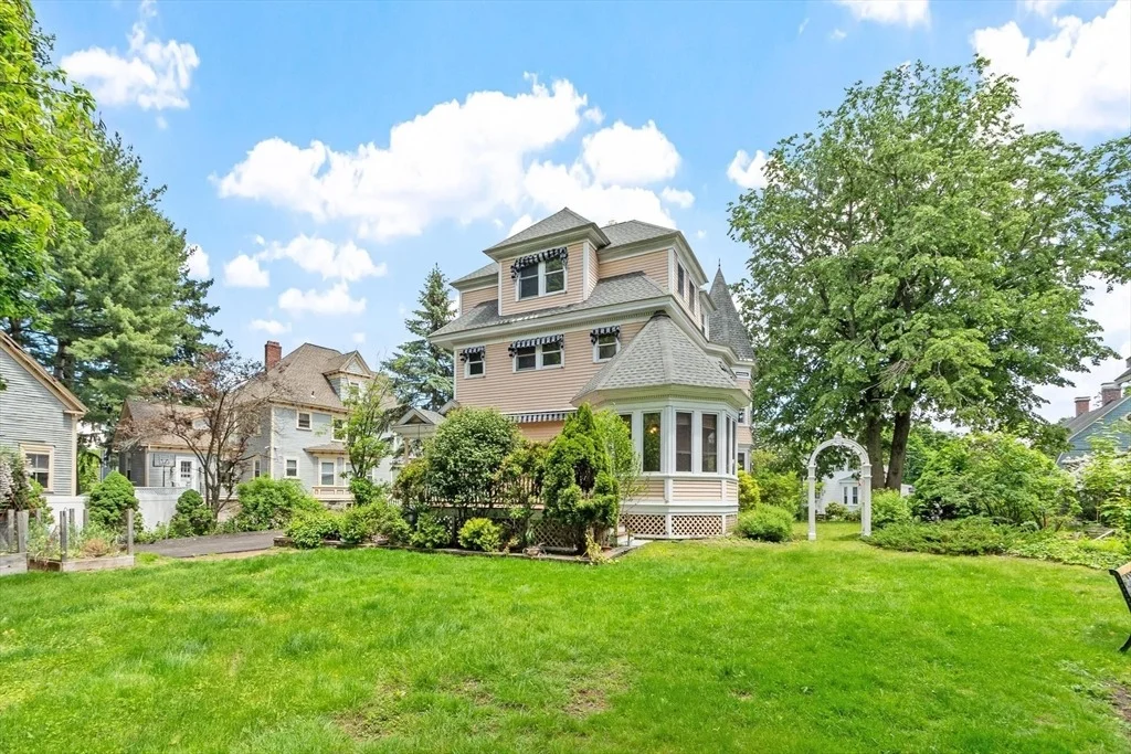 Photo of 10 Stevens St