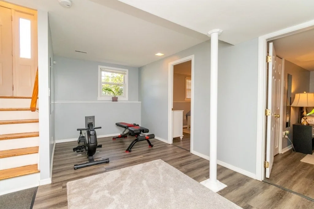 Photo of 89 Fernandez Cir