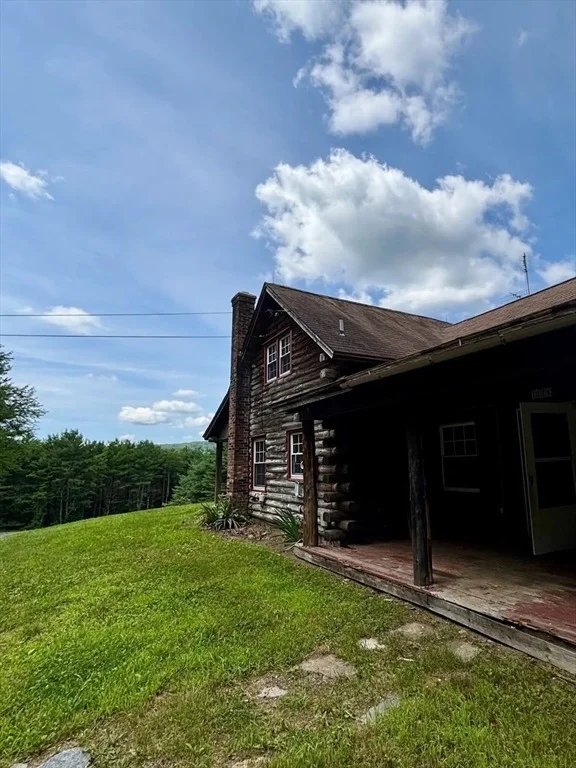 Photo of 1352 Ashfield Rd