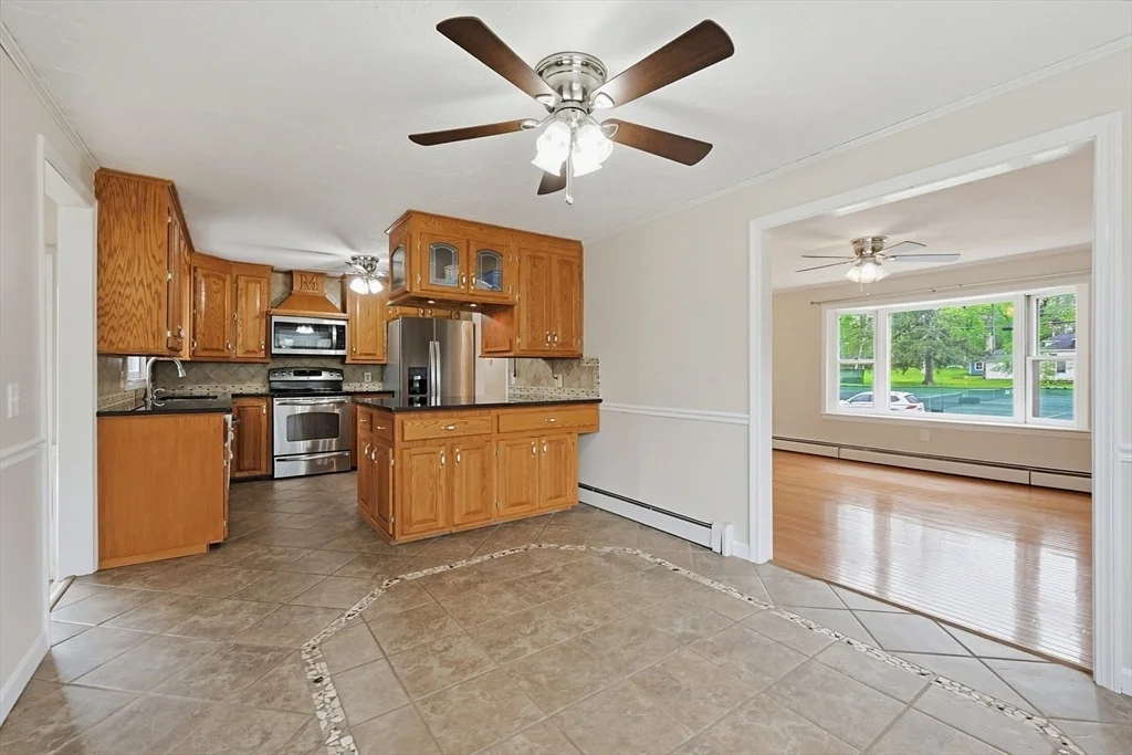 Photo of 10 Charles River Rd
