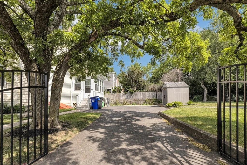 Photo of 15 Reddy Ave