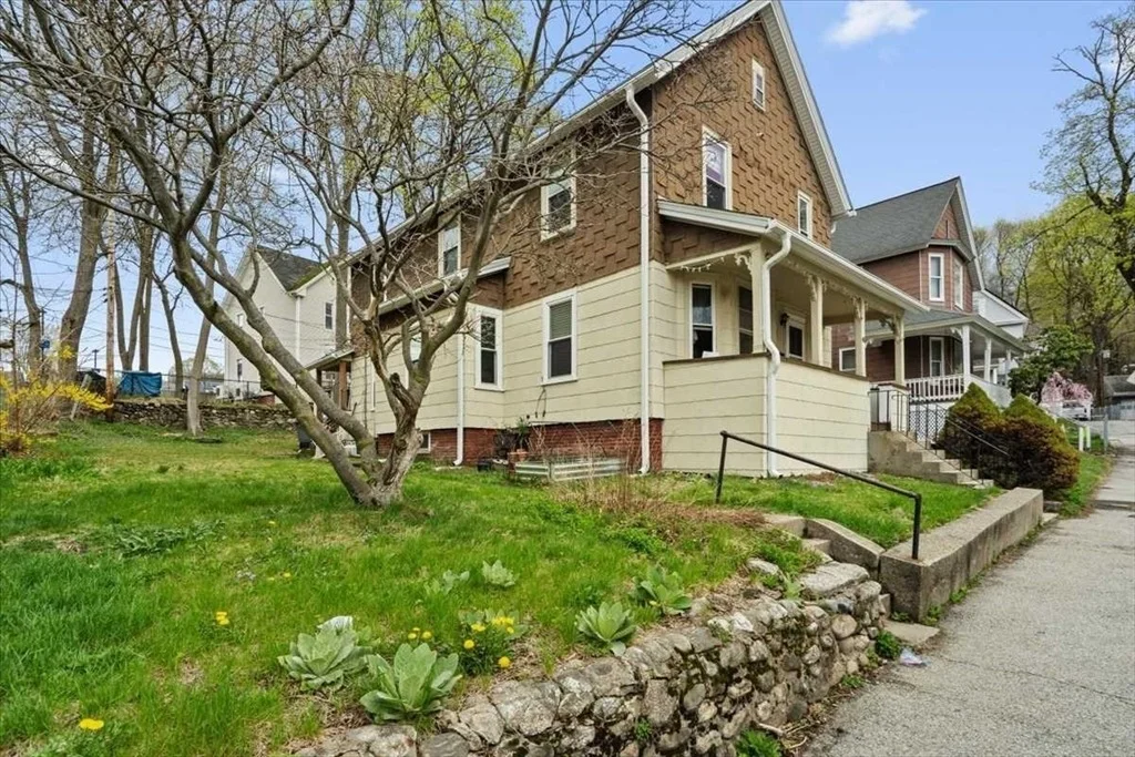 Photo of 40 Duxbury Rd