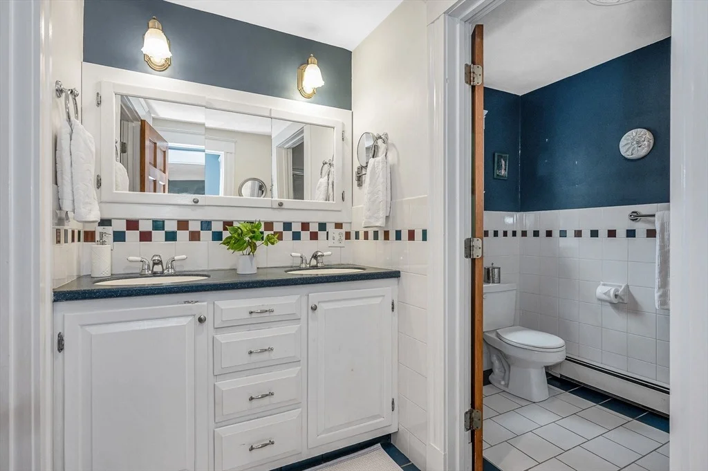 Photo of 35 Warren Avenue