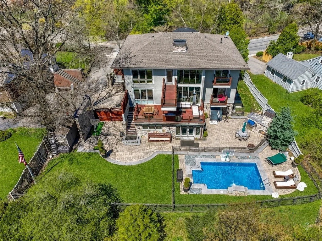 Photo of 2 Blanchard Road