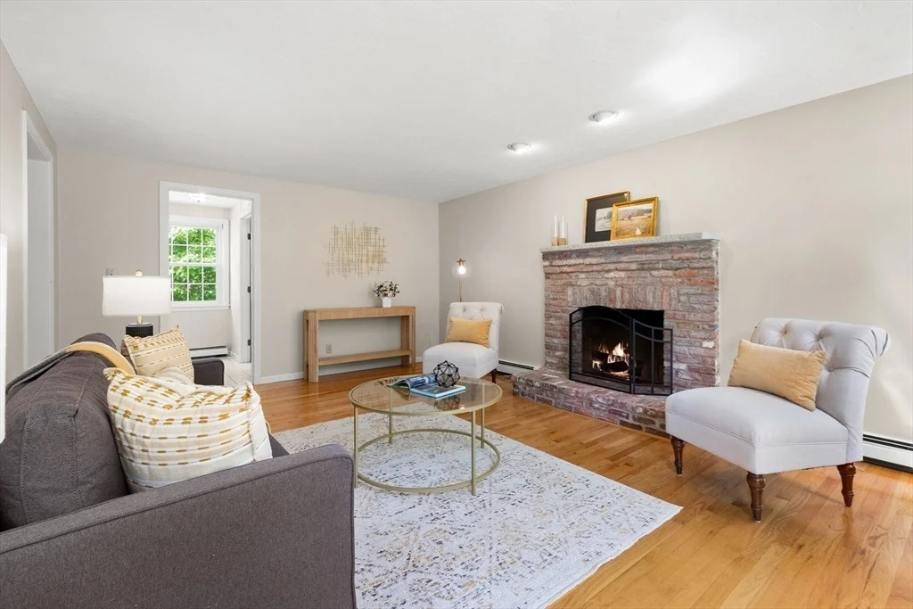 Photo of 8 Caitlin Ln