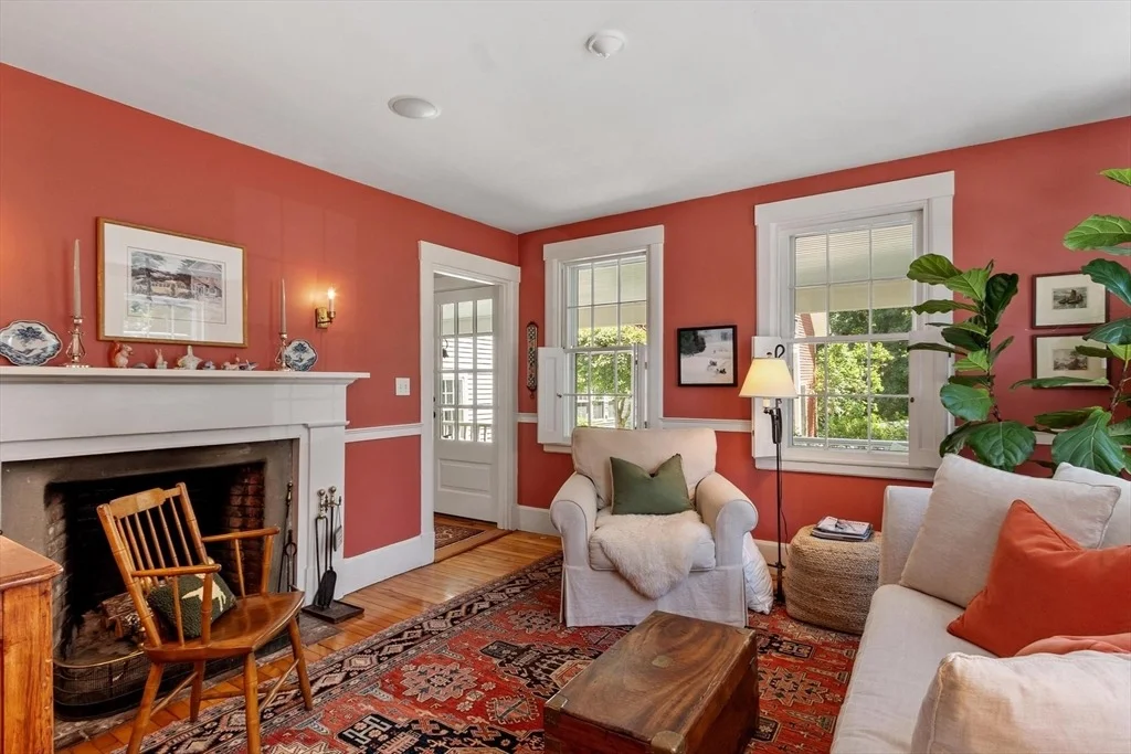 Photo of 827 Hill Rd