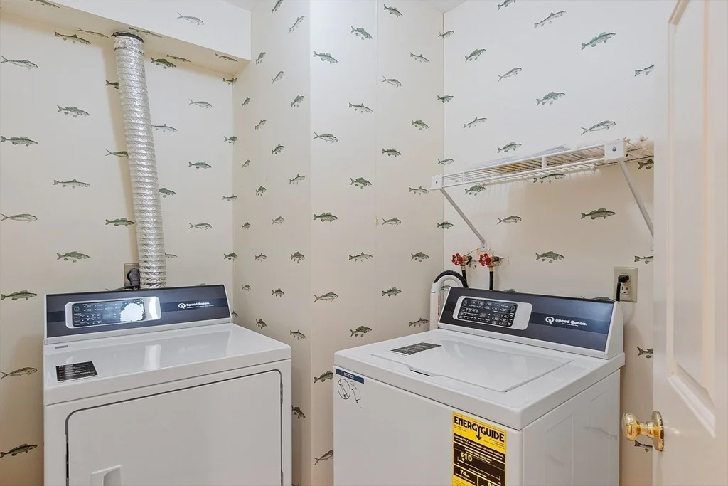 Photo of Unit 4004 at 4004 Brompton Circle