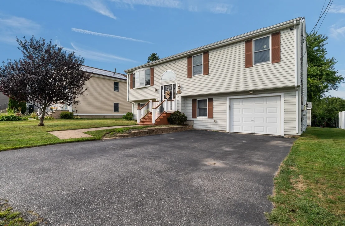 Photo of 52 Family Dr