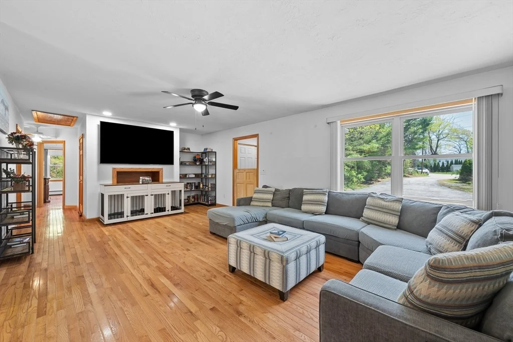 Photo of 1 Woodmere Rd