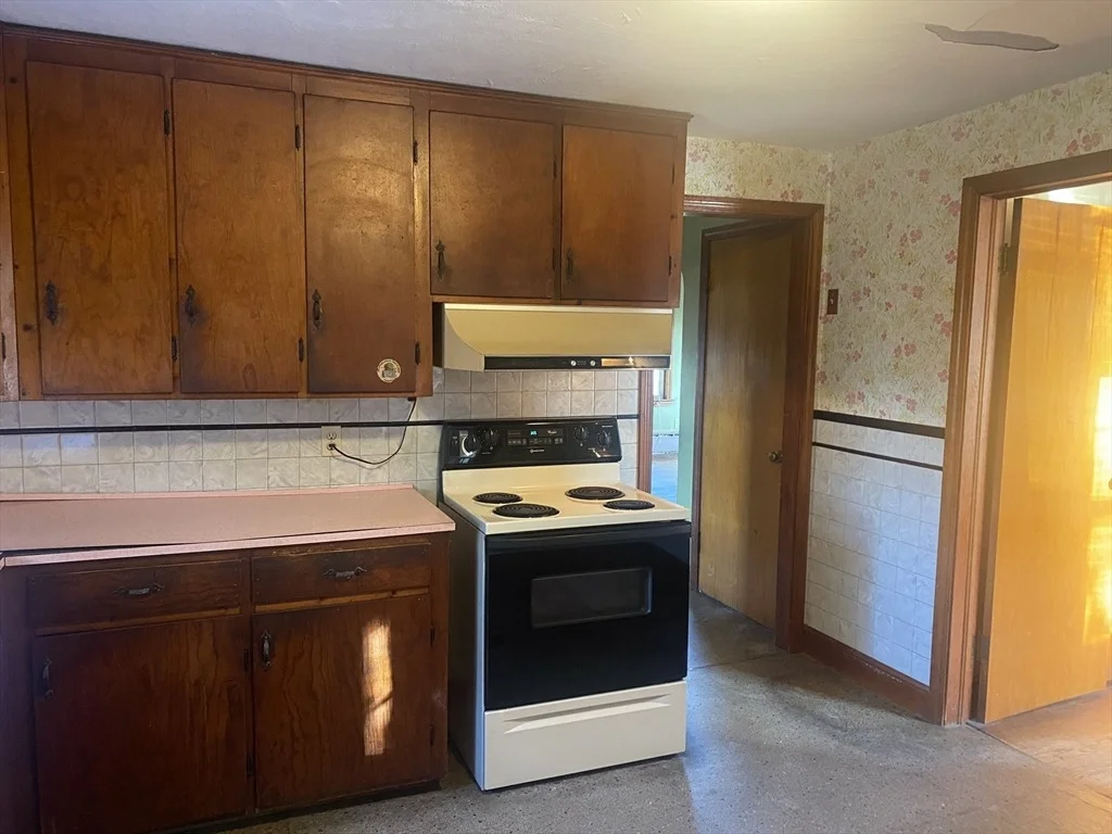 Photo of 195 Batchelor