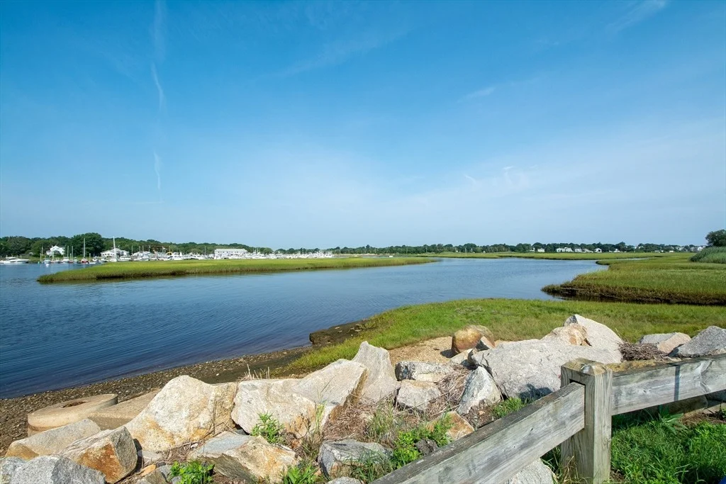 Photo of 90 Colonial Rd