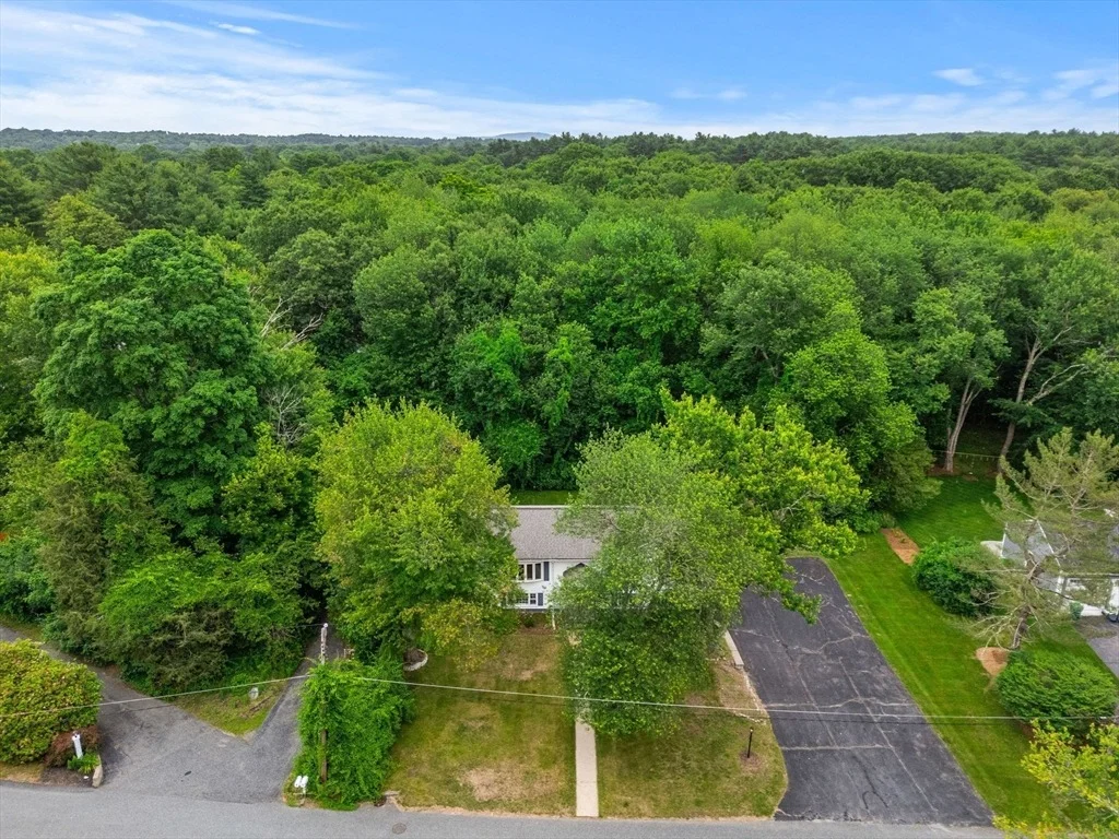 Photo of 15 Stanford Dr
