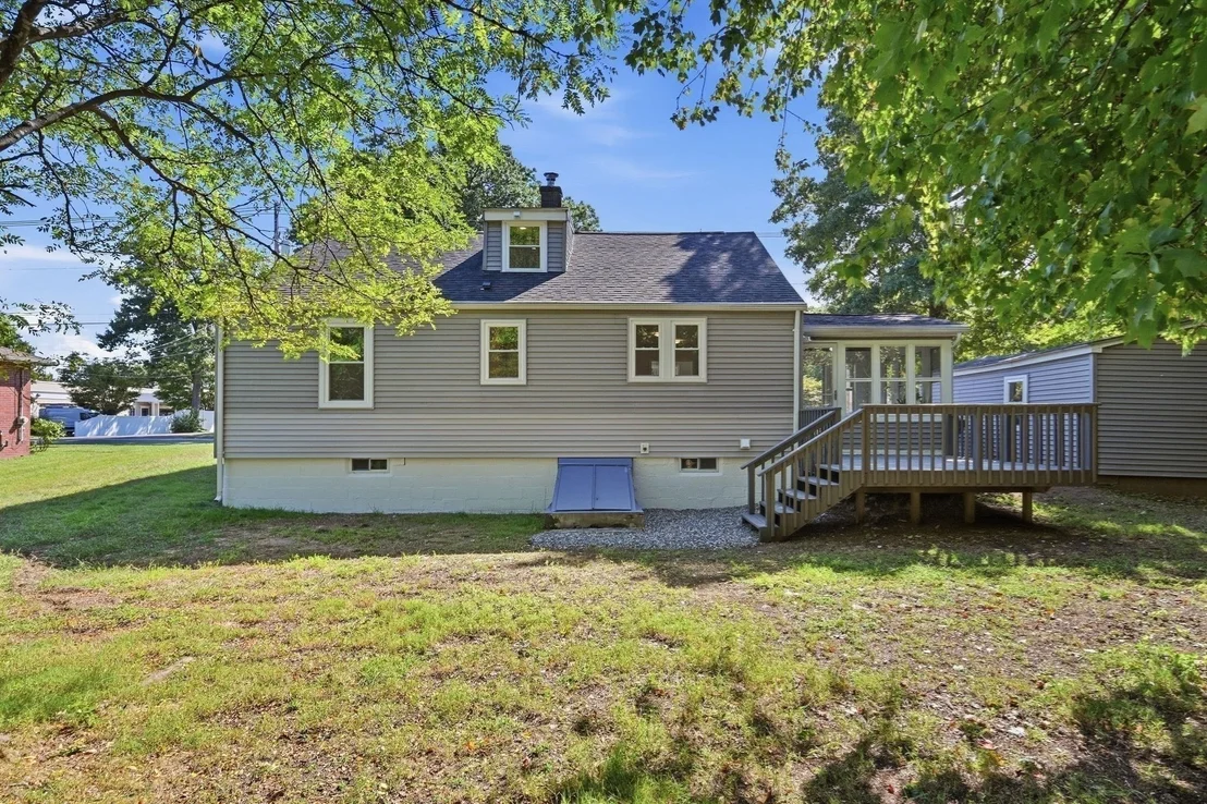 Photo of 1078 Granby Rd