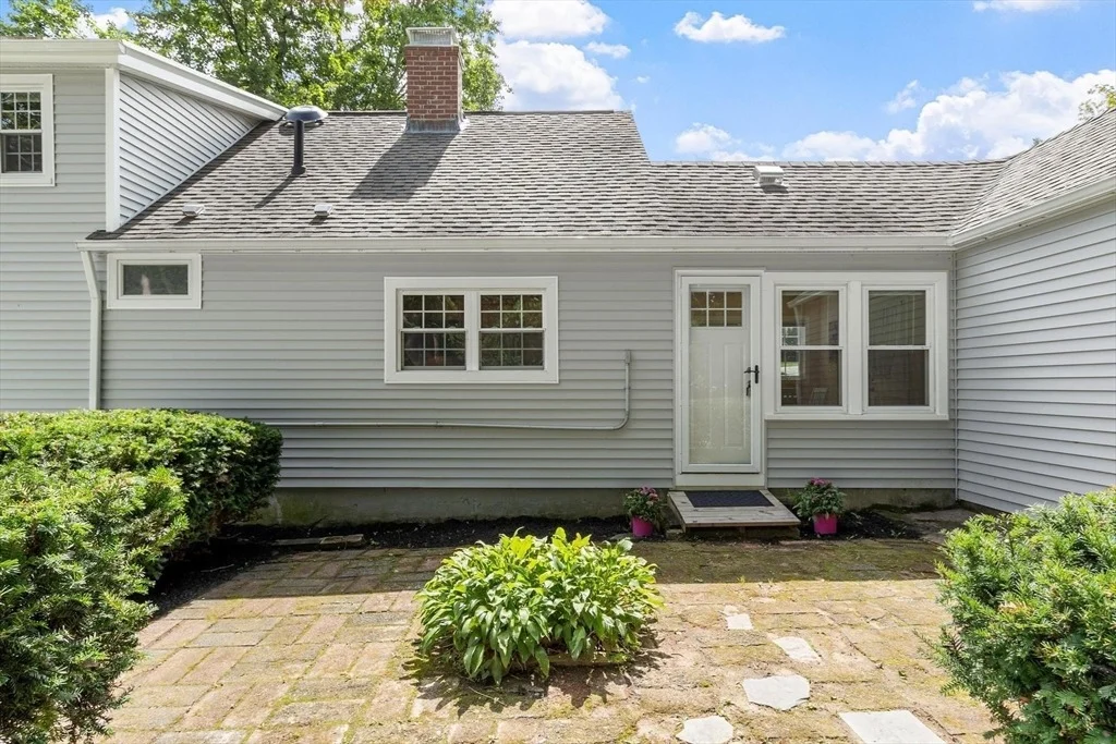Photo of 14 Meadow Ln