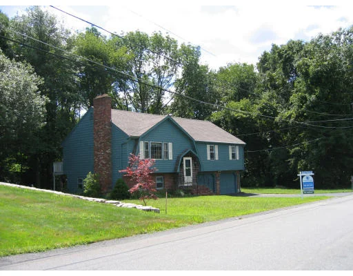 Photo of 6 Northbrook Cir