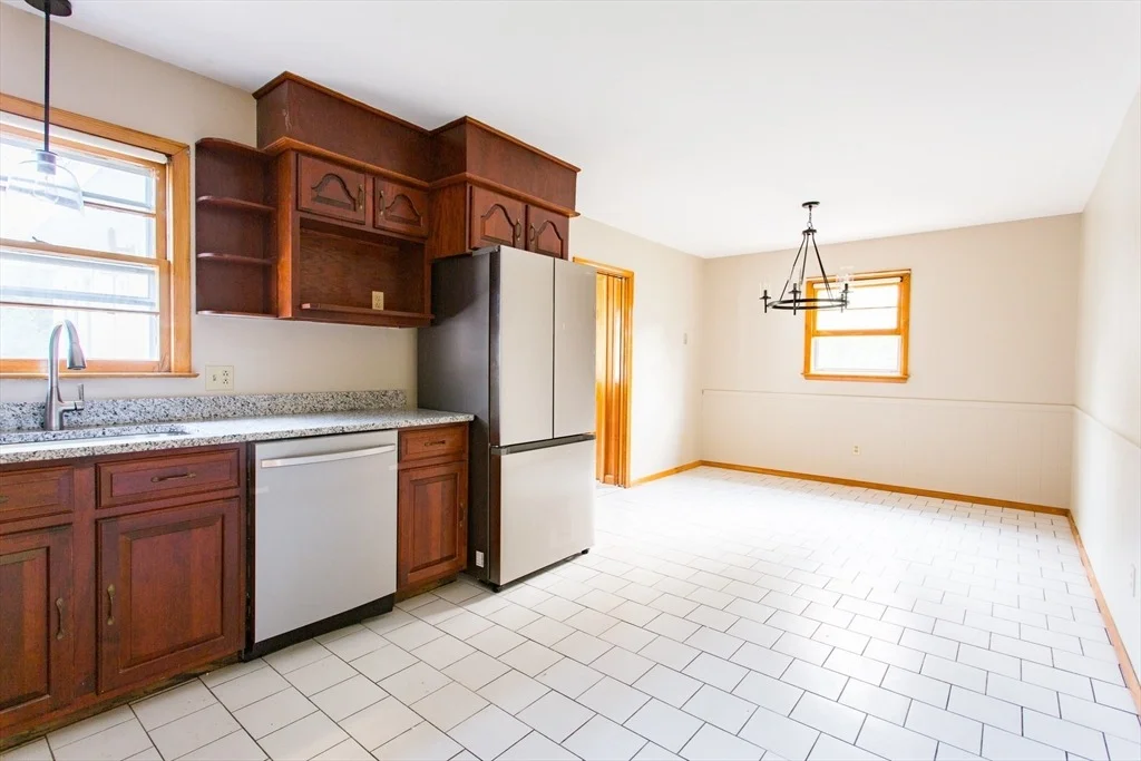 Photo of 1102 East Rd