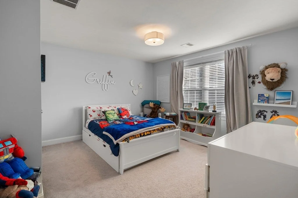 Photo of 24 Lynn Dr