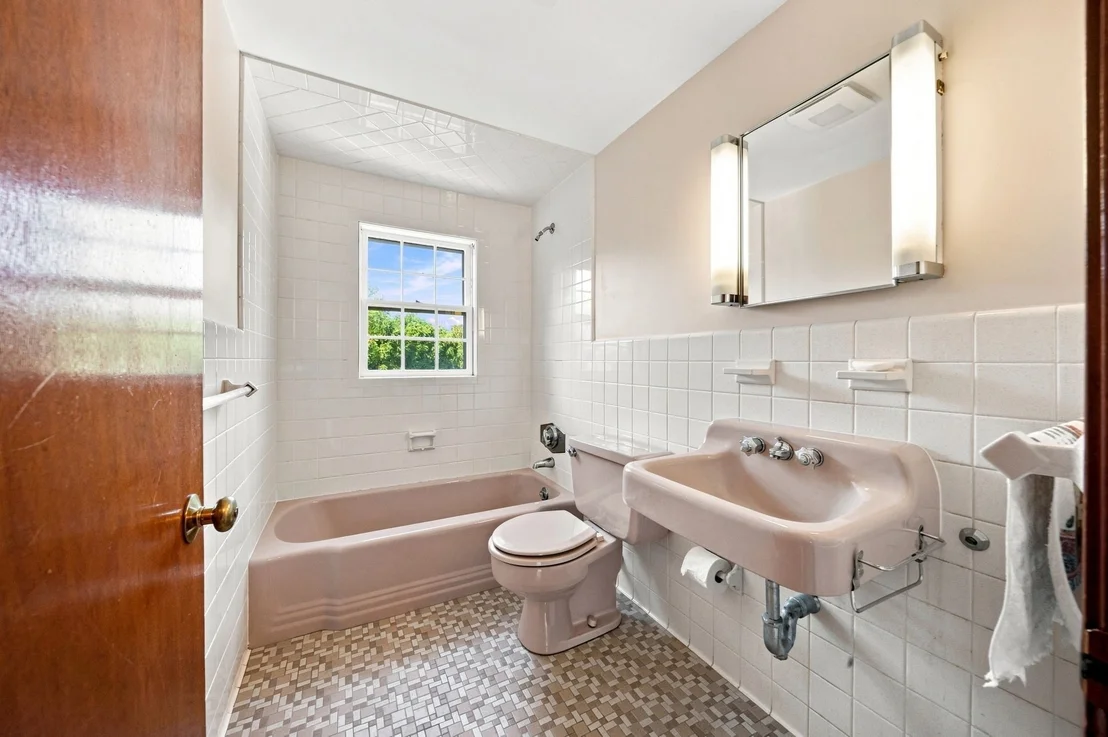 Photo of 125 Whitehall St
