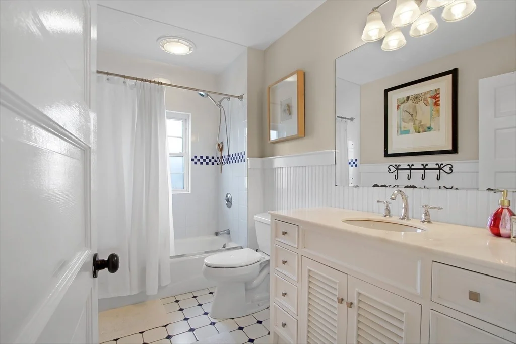 Photo of 17 Ocean Avenue