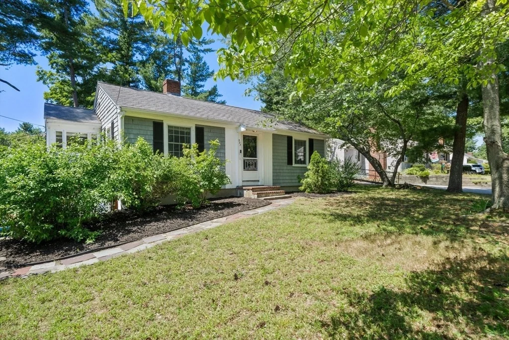 Photo of 327 Plain Street