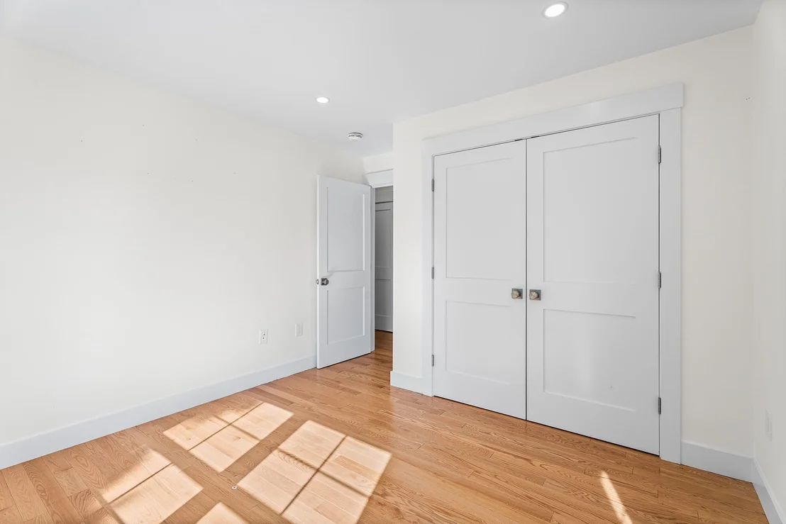 Photo of 32 Valmor St