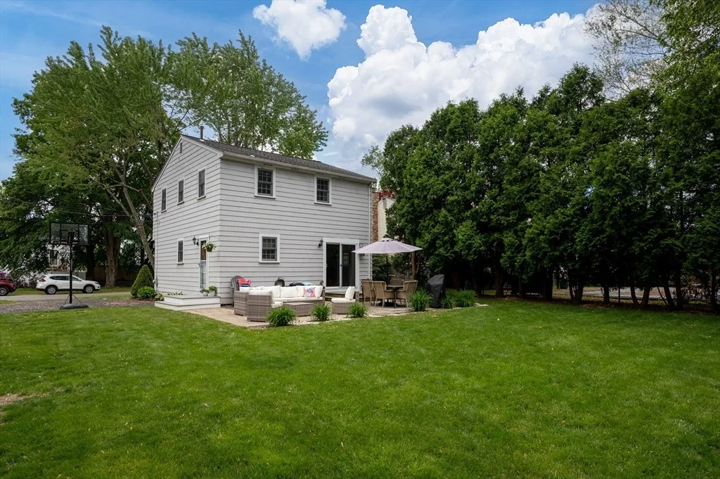 Photo of 67 Greenleaf Cir